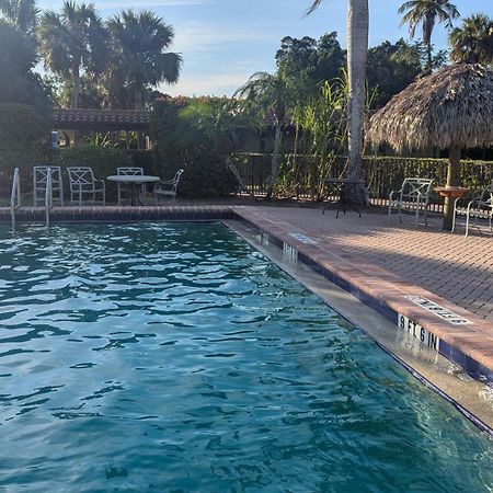Marina Getaway On The Water! Appartement North North Naples Buitenkant foto