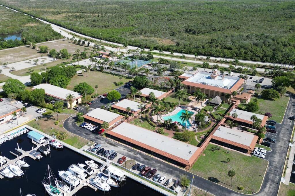 Marina Getaway On The Water! Appartement North North Naples Buitenkant foto