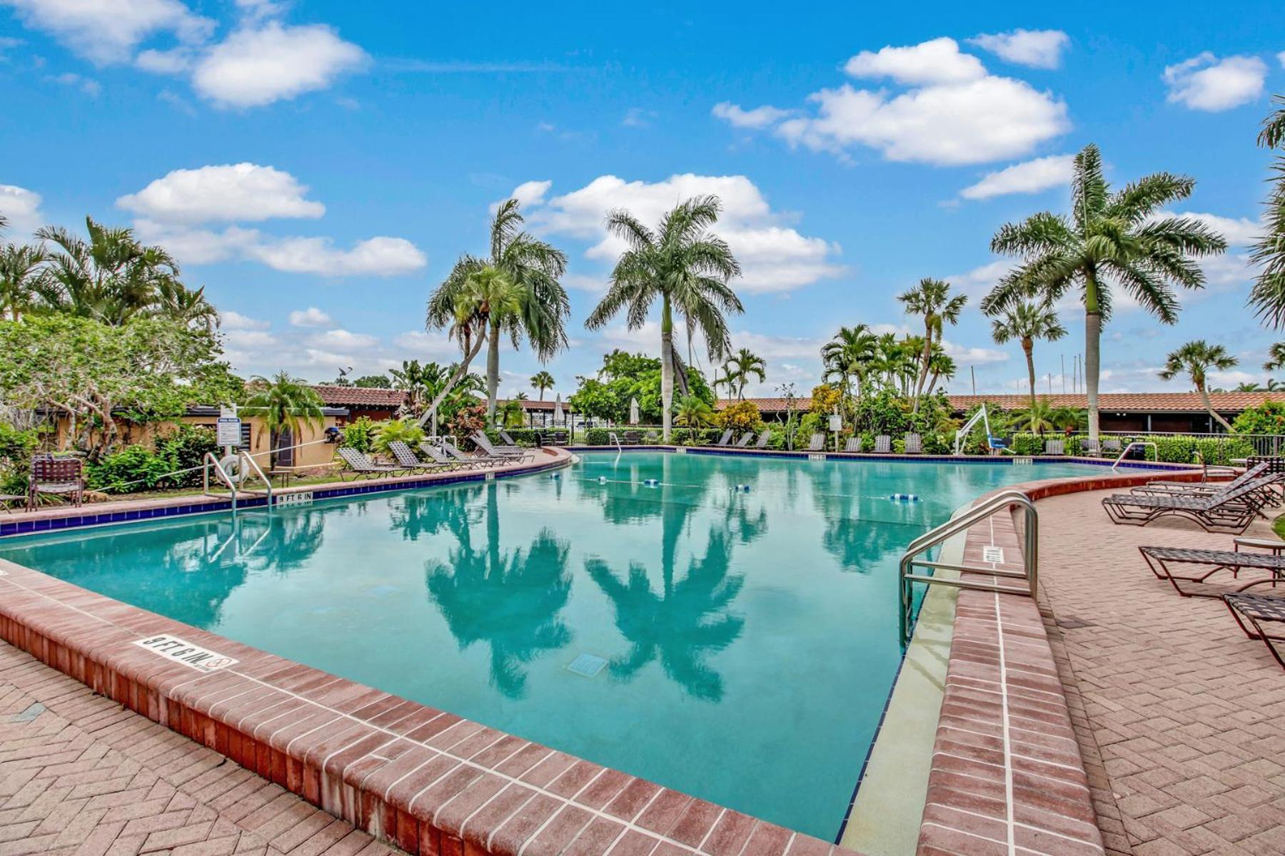 Marina Getaway On The Water! Appartement North North Naples Buitenkant foto