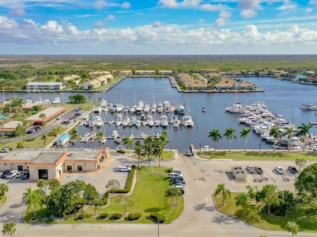 Marina Getaway On The Water! Appartement North North Naples Buitenkant foto
