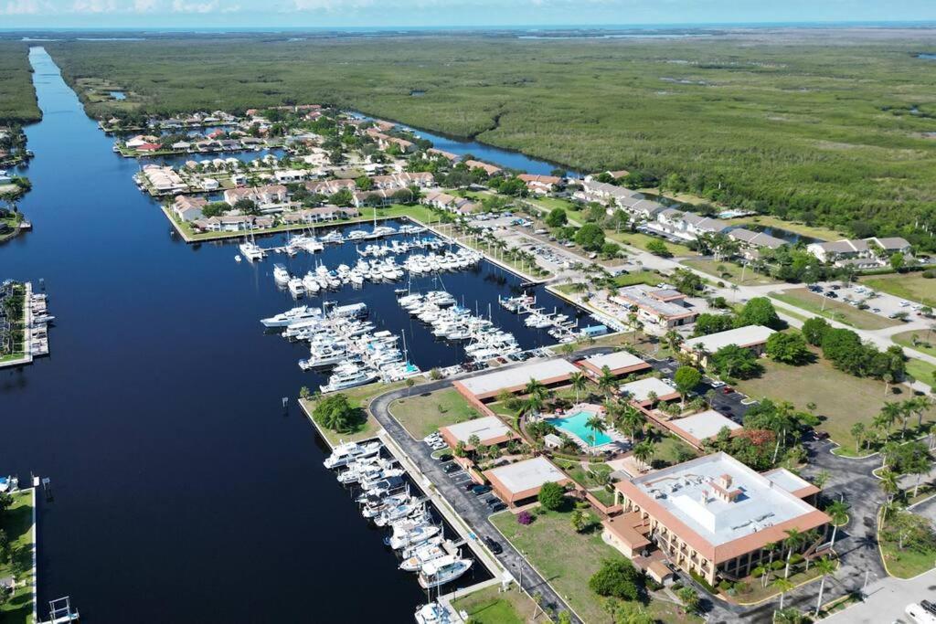 Marina Getaway On The Water! Appartement North North Naples Buitenkant foto