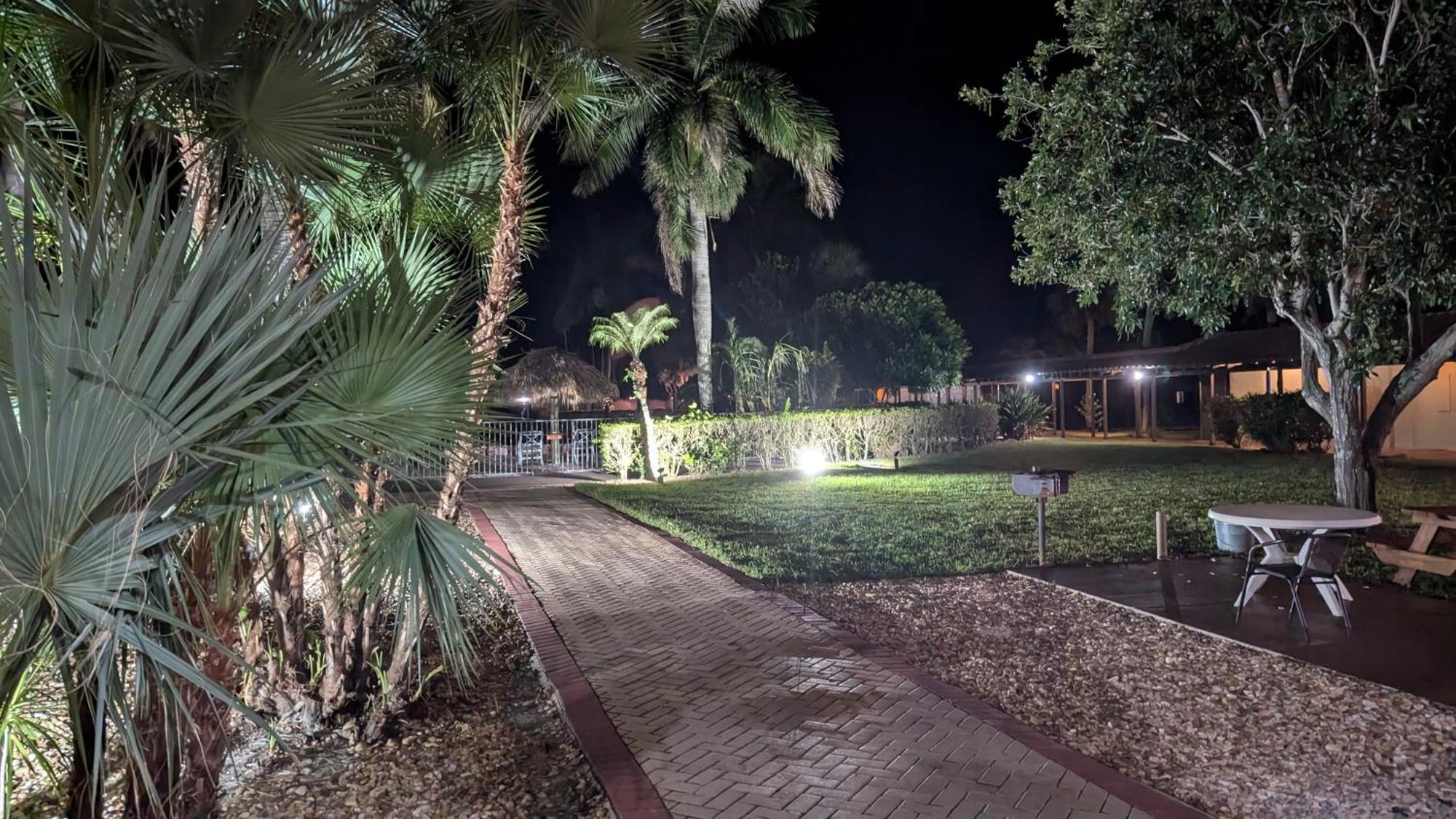 Marina Getaway On The Water! Appartement North North Naples Buitenkant foto
